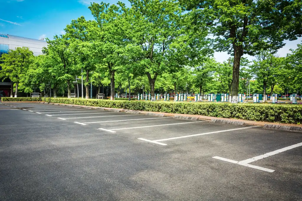 Daniel Madariaga Proposes Transforming Parking Facilities to Reduce CO₂ Emissions